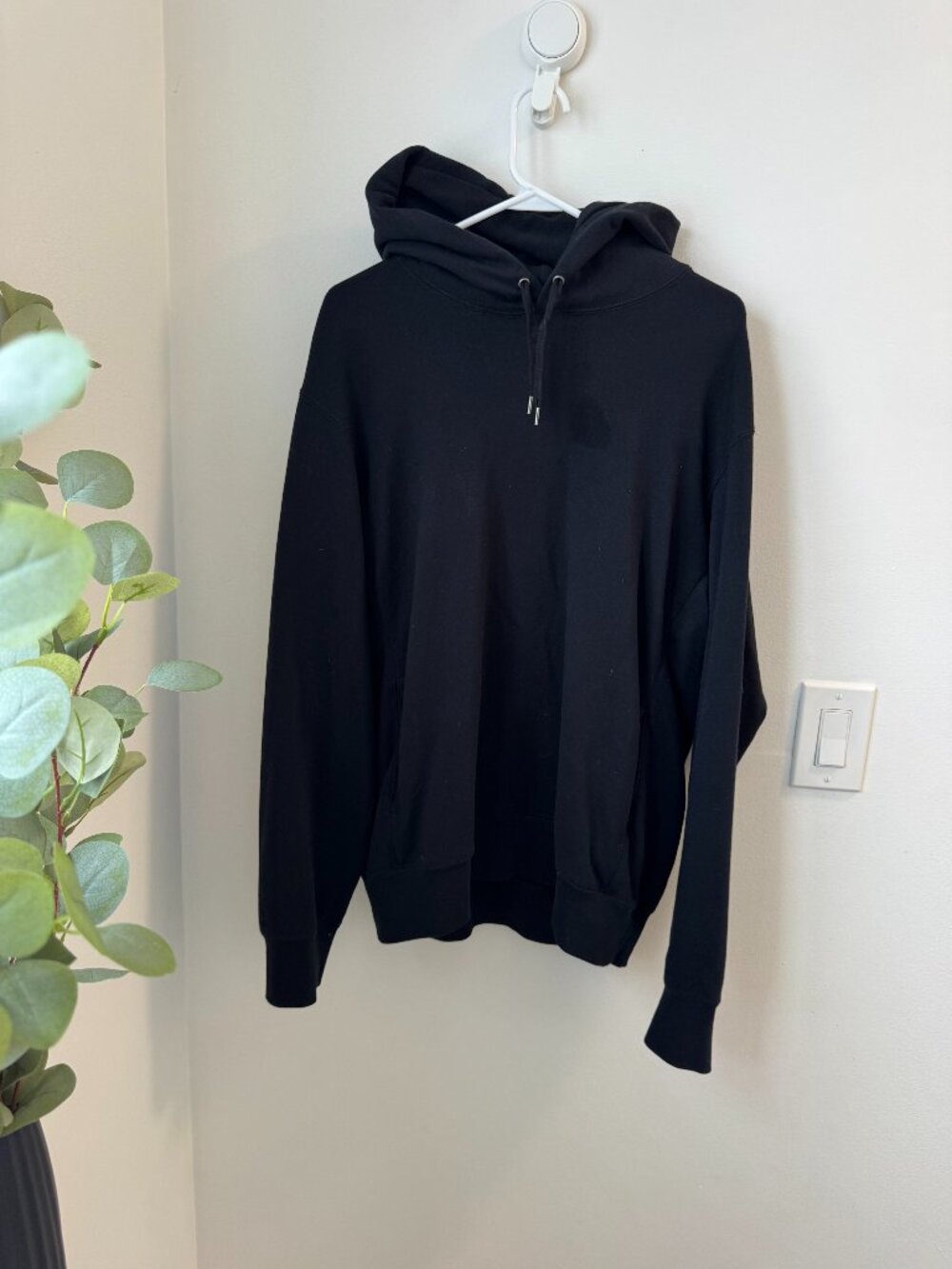 Uniqlo Men’s Navy Hoodie Large Minimal Classic